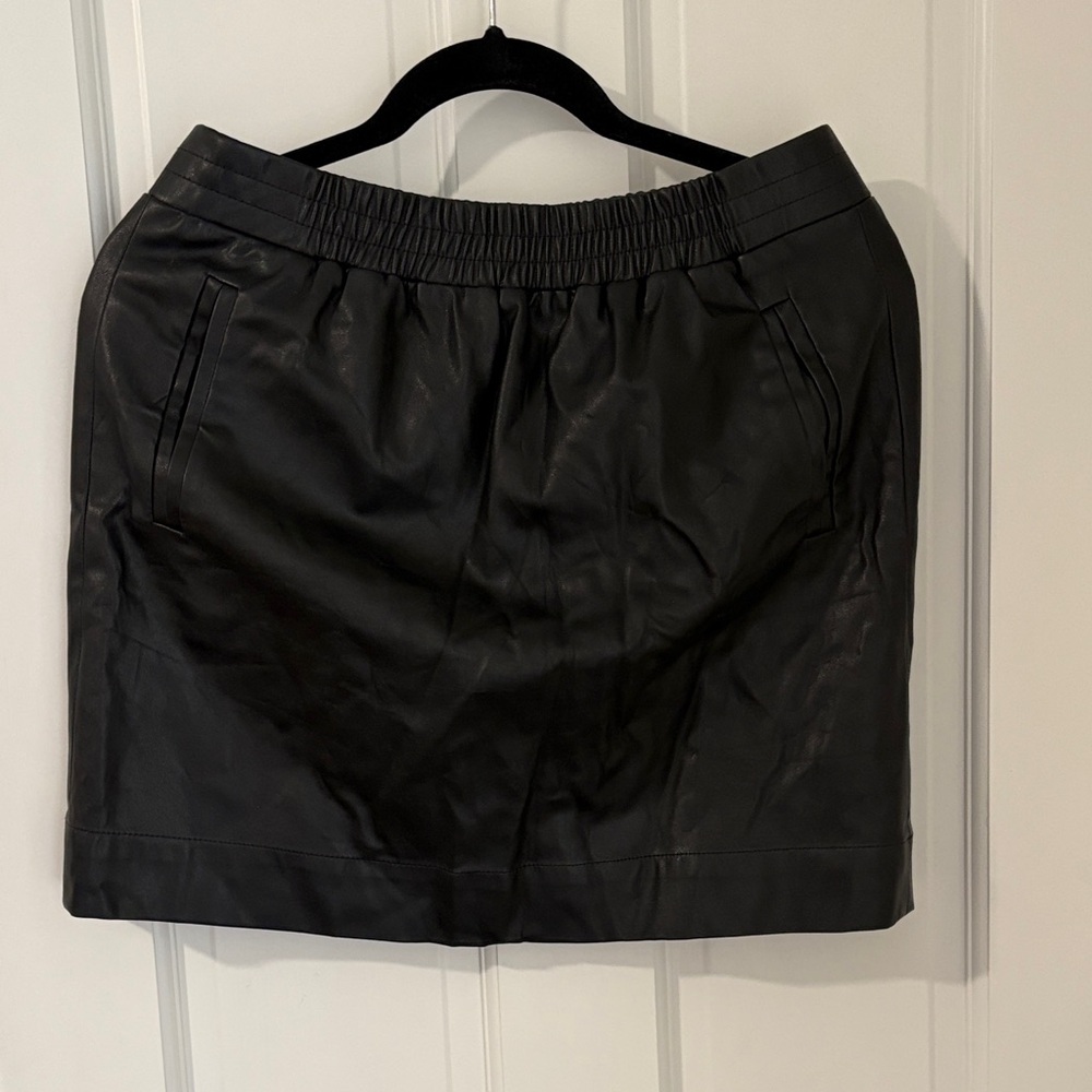 Elegant Black Women's Skirt